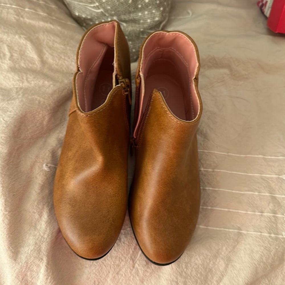 Cat and Jack ankle boots